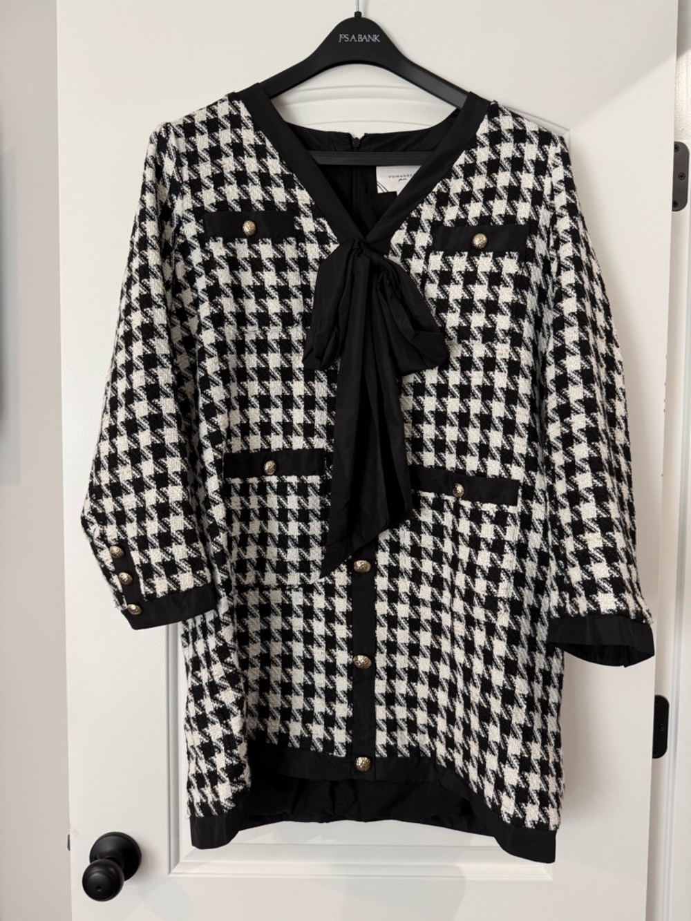 Pomander Place Black & White Houndstooth Bow-Tie Blazer